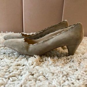 Pelle Moda Suede Kitten Heel w/Scalloped Trim US 9